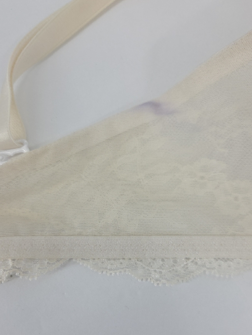 Victoria's Secret Cream Lace Push-Up Bra - Picture 6 of 6